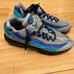 Nike Air Max 95 Wolf Grey Grape Shoes AT2865-001 Men’s US 11